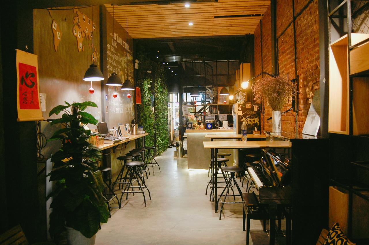 Golden Snake Hostel Ханой Екстер'єр фото